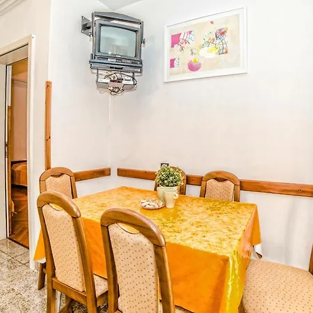 Creska 629 Apartmán *