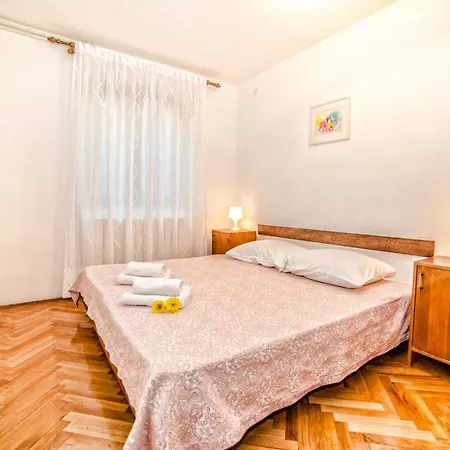 Apartment Creska 629 *